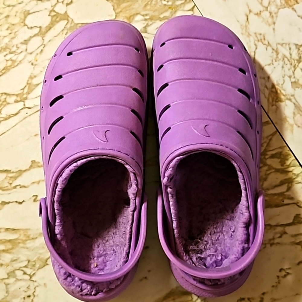 Girls size 4 crocs "rugged shark"